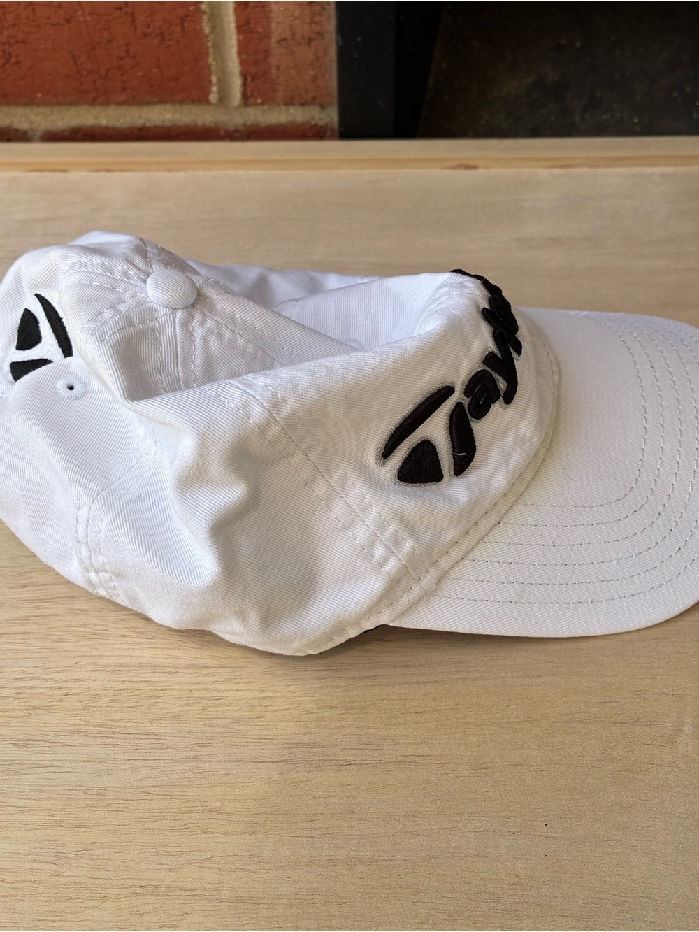 Taylormade Hat Cap Strap Back White Lightweight Performance
One Size Golf - Picture 4 of 6